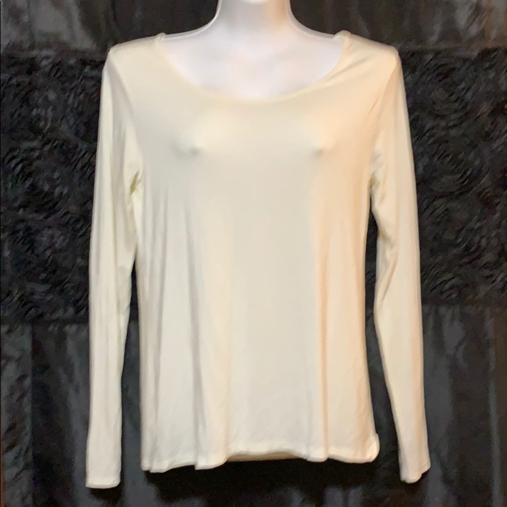 BKERED TOP WITH DETAILED BACK💙 - Picture 3 of 3